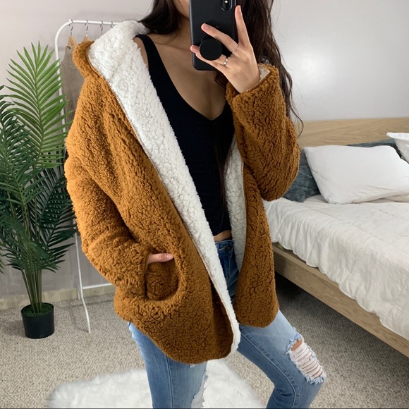 🆕Camel + White Reversible Fluffy Teddy Coat - Picture 2 of 8